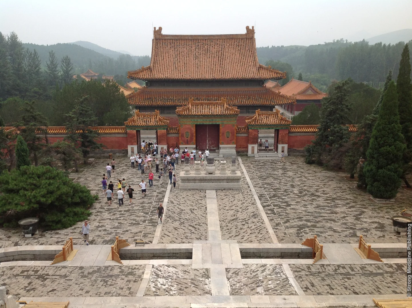 崇陵墓園入口